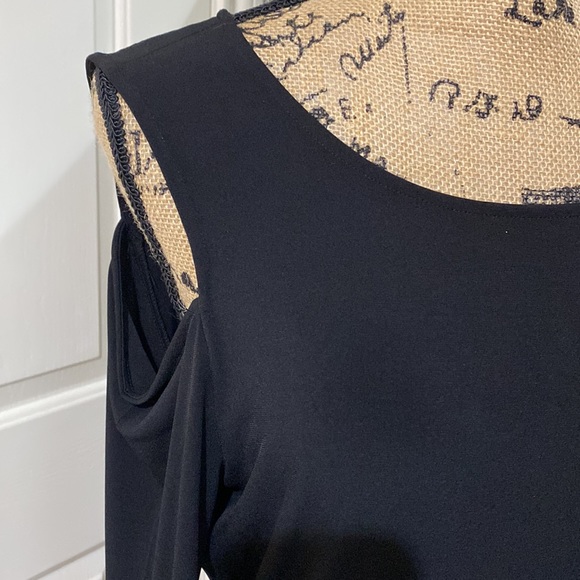 CARMEN Open Shoulder Dress - Picture 3 of 6